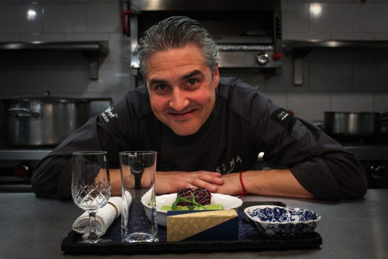 KLM presenta nuevos platillos creados por Mikel Alonso
