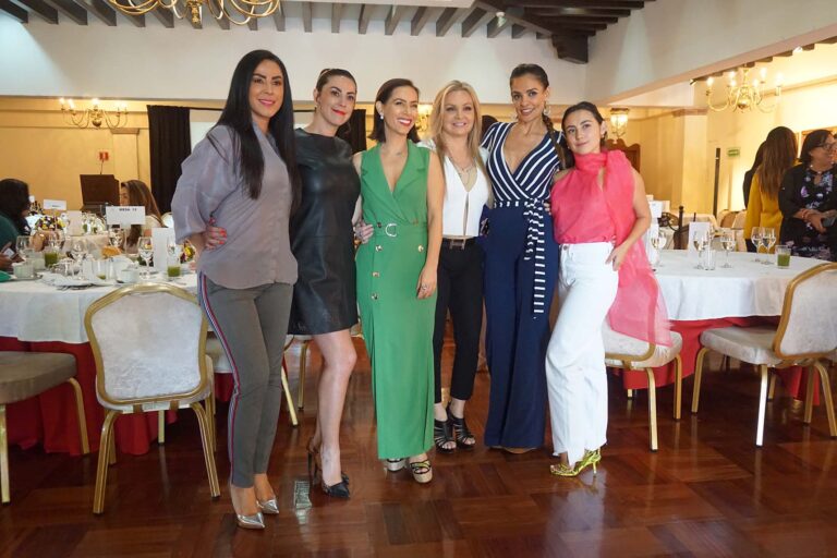 Porque nos gusta consentir a nuestras viajeras: Networking Breakfast /Air Femme Magazine
