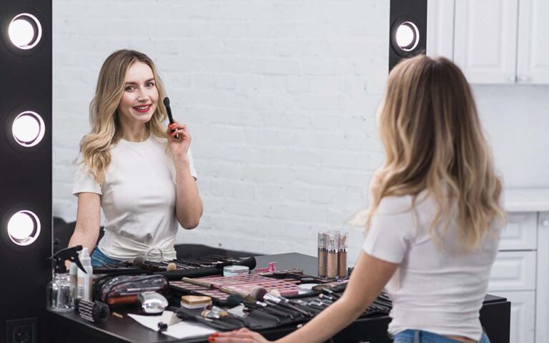 Aprende a lucir radiante, con poco maquillaje