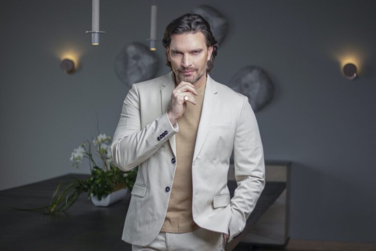 Los amores de Julián Gil más allá del corazón