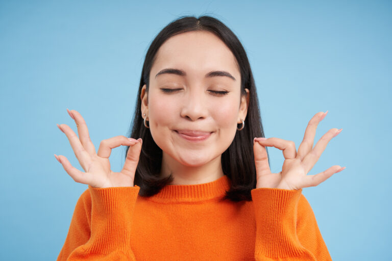 Yoga facial: Una técnica holística para el cuidado de la piel y el bienestar