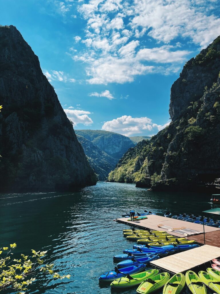 El Cañón de Matka: El Tesoro Esmeralda que Debes Descubrir en Europa