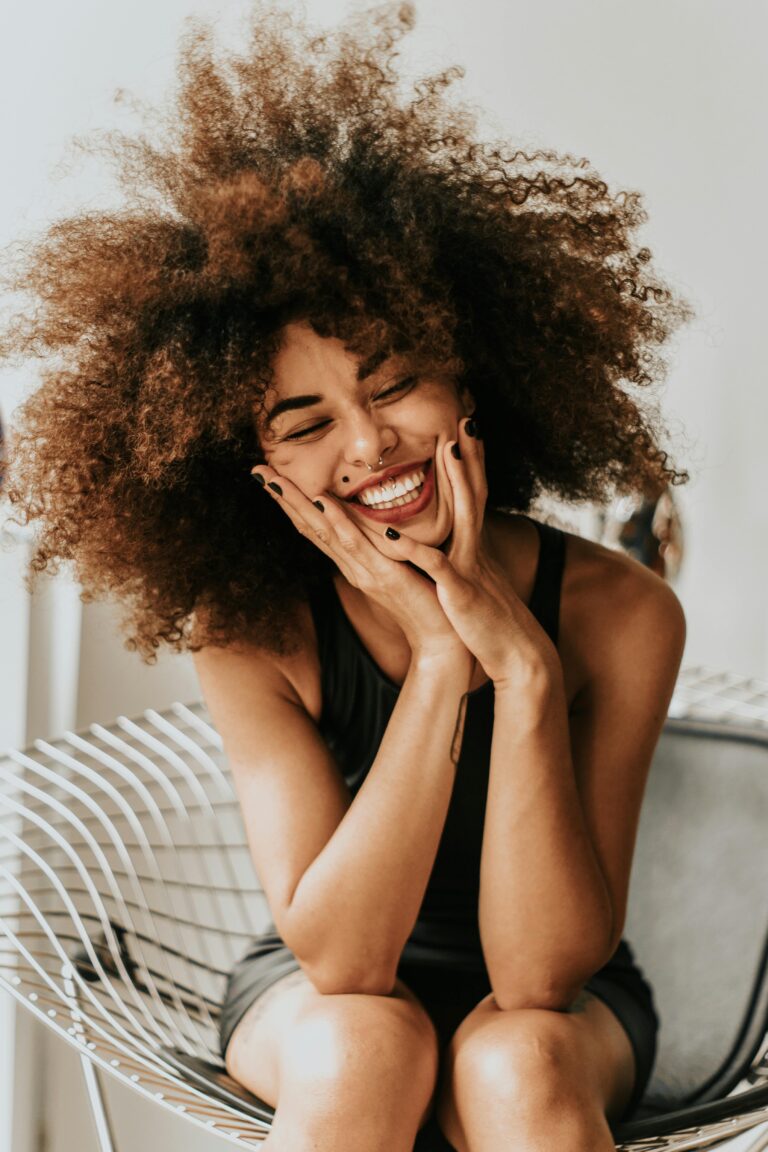 Beber agua con sal por la mañana: El ritual de bienestar para optimizar tu energía y equilibrio hormonal