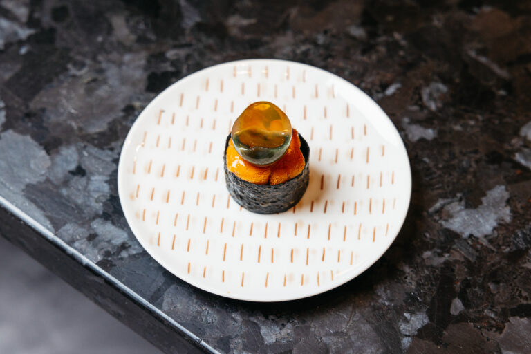 El Firmamento en el Plato: Cinco Destinos con Estrella Michelin que Redefinen el Lujo Global