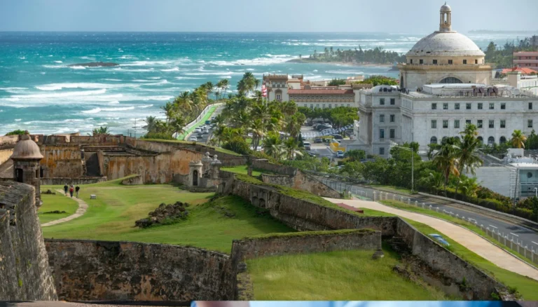 Entre playas turquesa y calles color pastel: la ruta por Puerto Rico inspirada en Bad Bunny