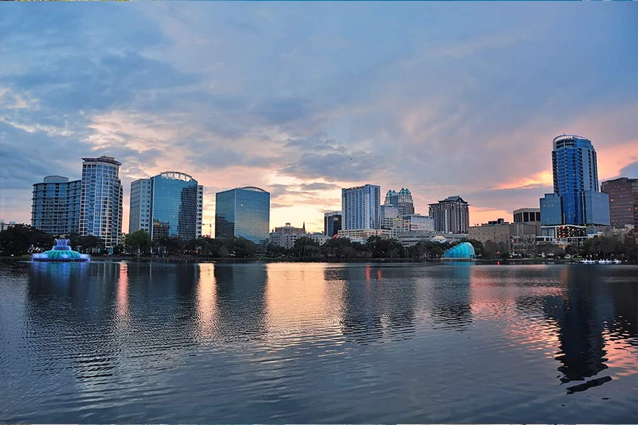 Adam Rogers se integra a Visit Orlando